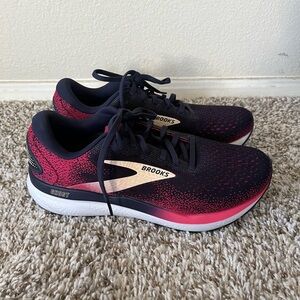 NWOT Brooks Ghost 16 Peacoat Raspberry Apricot Running Shoes Womens Size 9.5